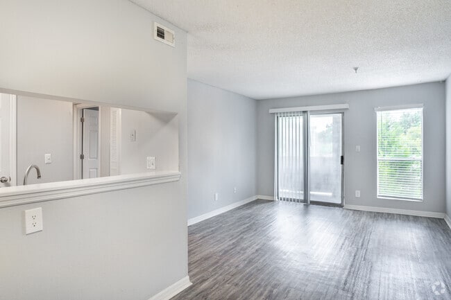 2BD, 1.5BA - 850SF - Living Room / Dining Room - Buena Vista Apartments – Studio, 1 & 2 Bed...