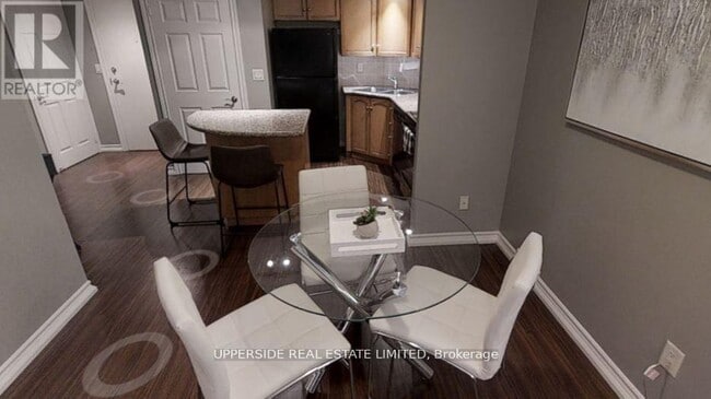 Photo du bâtiment - 250 Wellington St W