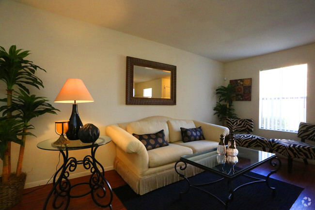 Living Room - Brays Oaks Village