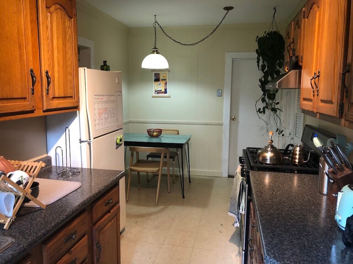 Kitchen - 209 East St
