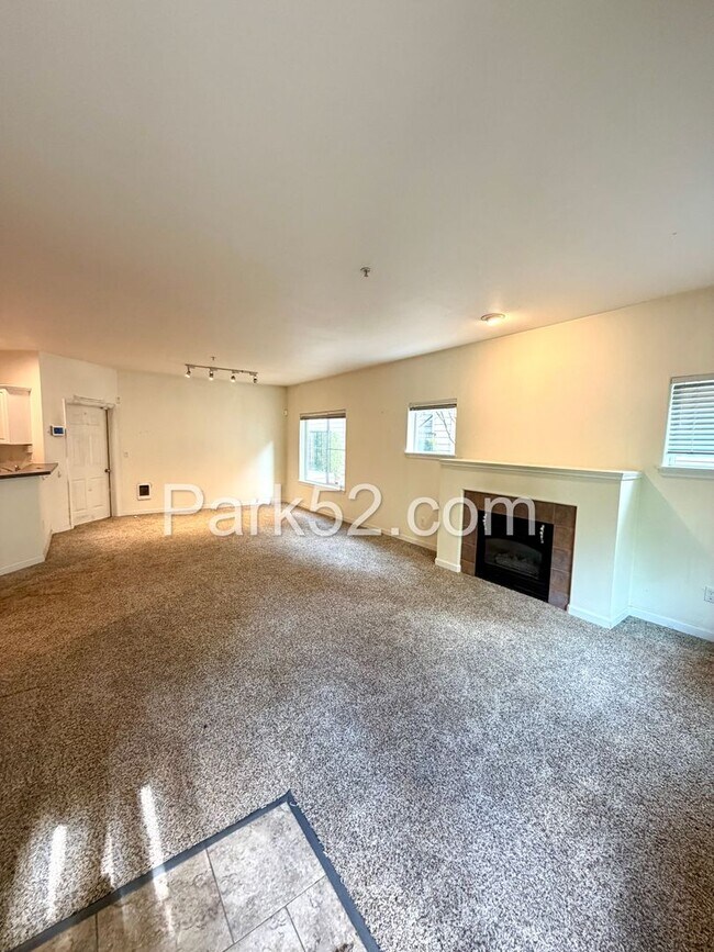 Foto del edificio - 2 Bedroom Plus Office Condo in DuPont!
