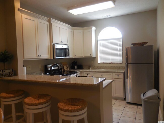 Foto del edificio - 340 Lands End Blvd