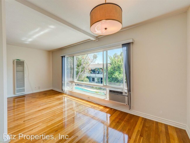 Foto del edificio - 1226 N Laurel Ave