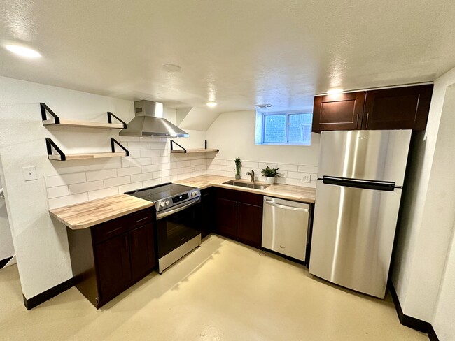 Updated Kitchen - 4561 W Moncrieff Pl