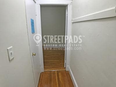 Building Photo - 1 bedroom in Boston MA 02215