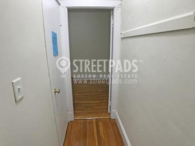 Foto del edificio - 1 bedroom in Boston MA 02215