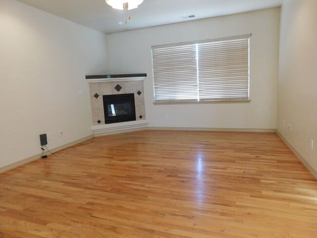 Building Photo - 570 1/2 Garden Grove Court
