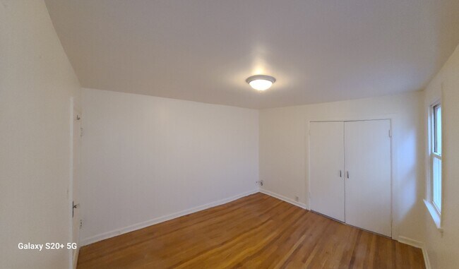 Building Photo - 2413 2nd Ave W