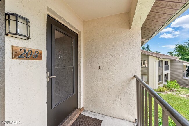 Foto del edificio - 5857 Rattlesnake Hammock Rd
