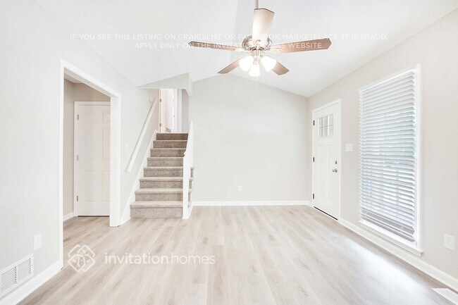 Foto del edificio - 24 Grapevine Dr