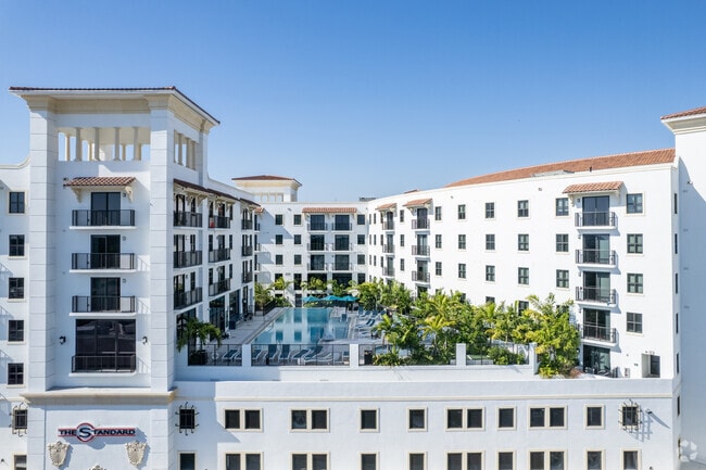 Building Photo - The Standard at Coral Gables