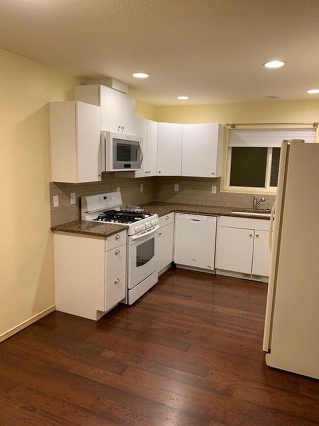Building Photo - 4518 SE 66th Ave