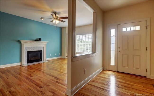 Building Photo - 79 Pondview Cir