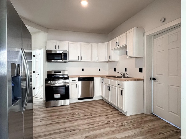 Foto del edificio - 733 S Armstrong St