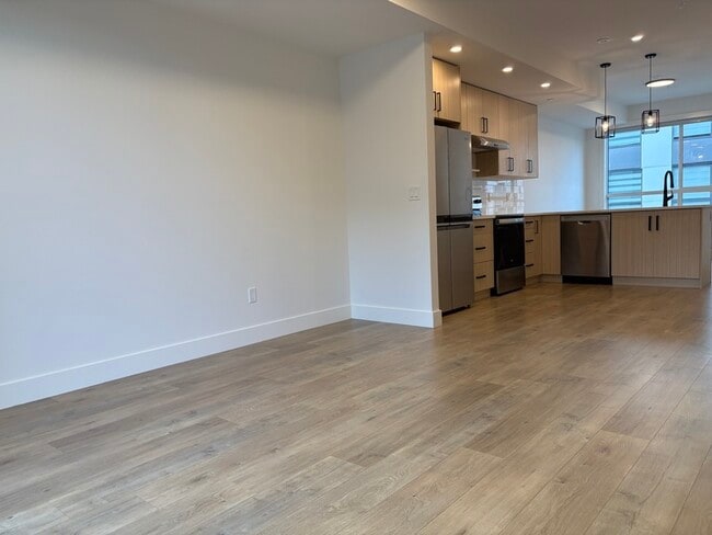 Building Photo - 1980 Upper Sundance Dr