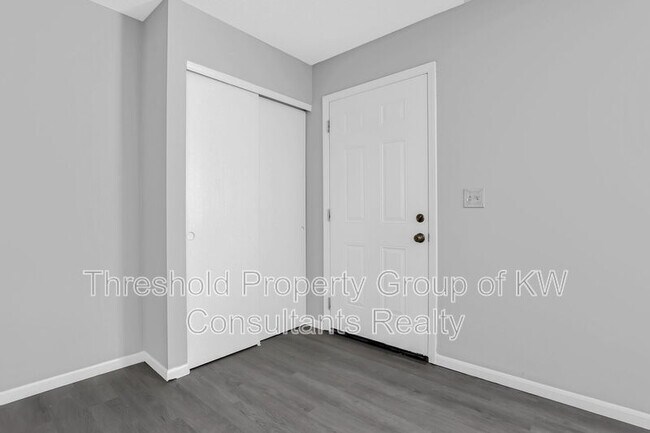Foto del edificio - 2522-2524 Weyburn Road - 2524