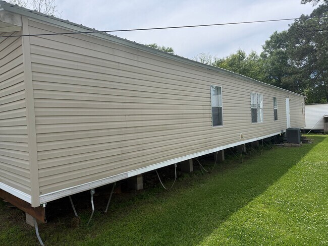Foto del edificio - 56209 Bickham Chapel Rd