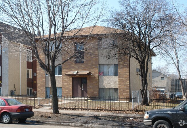 Building Photo - 2222 Portland Ave S
