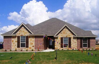 Building Photo - 2705 Random Ct