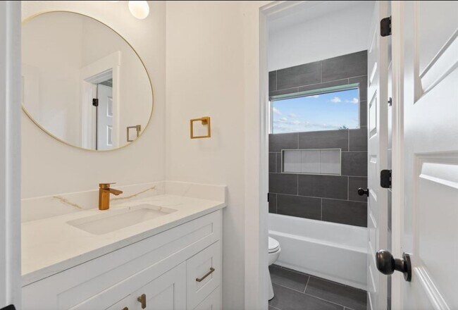 Foto del edificio - 8114 Double