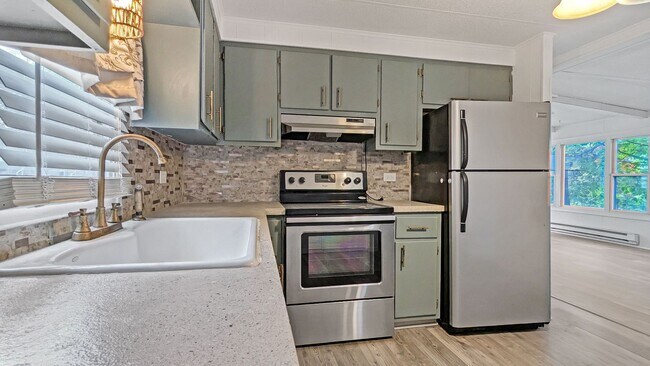 Foto del edificio - 3 bedroom (Entire House) in the Solitude Village section of High Bridge