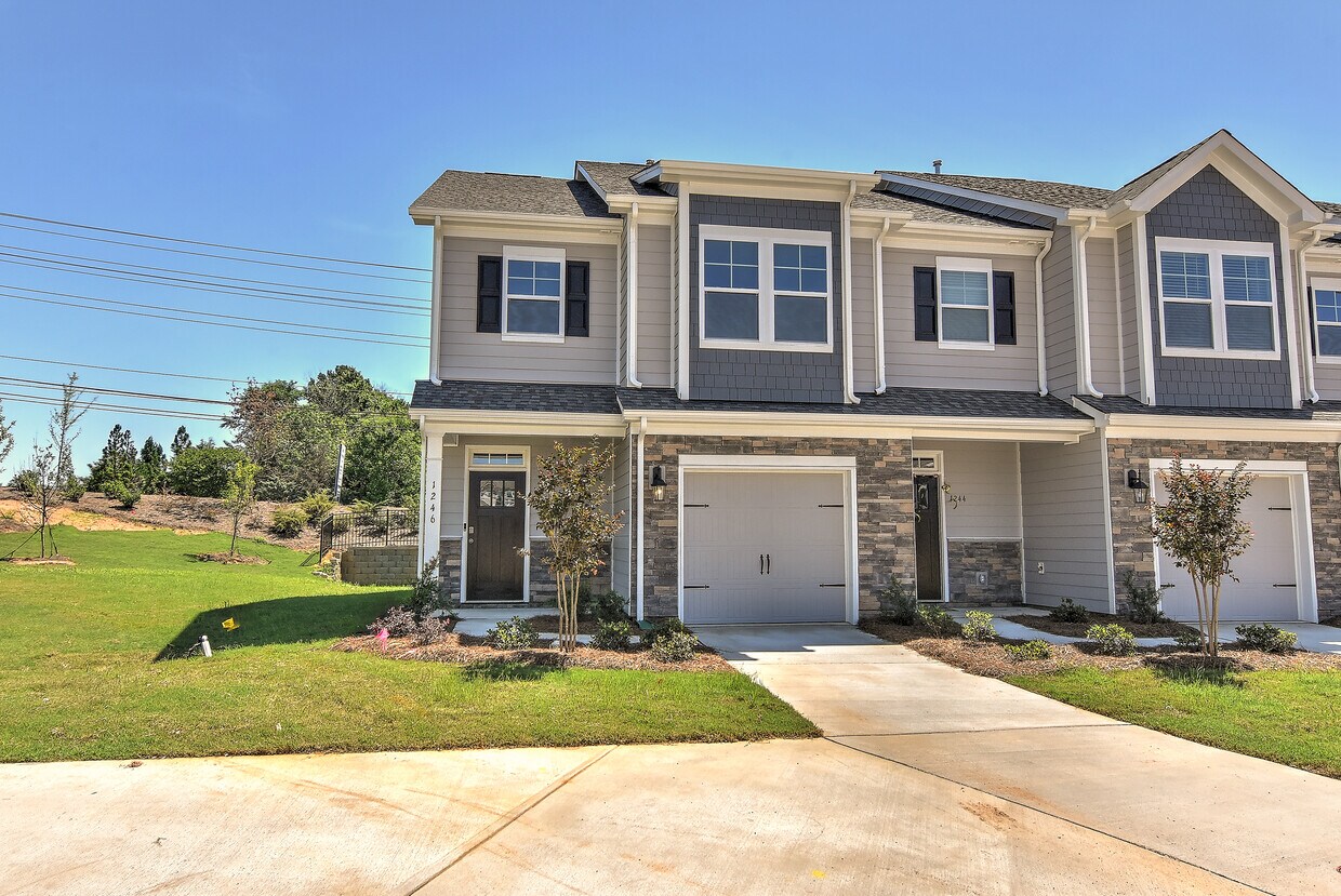 Primary Photo - 1246 Virginia Pine Dr