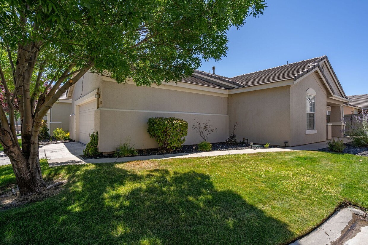 Primary Photo - Charming 2-Bedroom, 2-Bathroom Patio Home ...