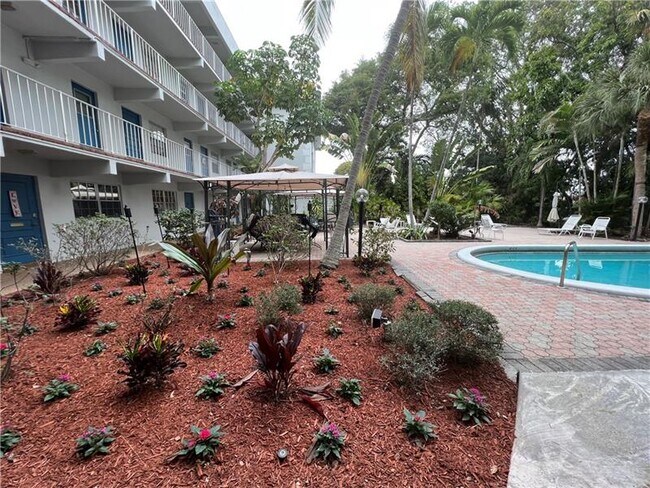 Foto del edificio - 1407 NE 56th St