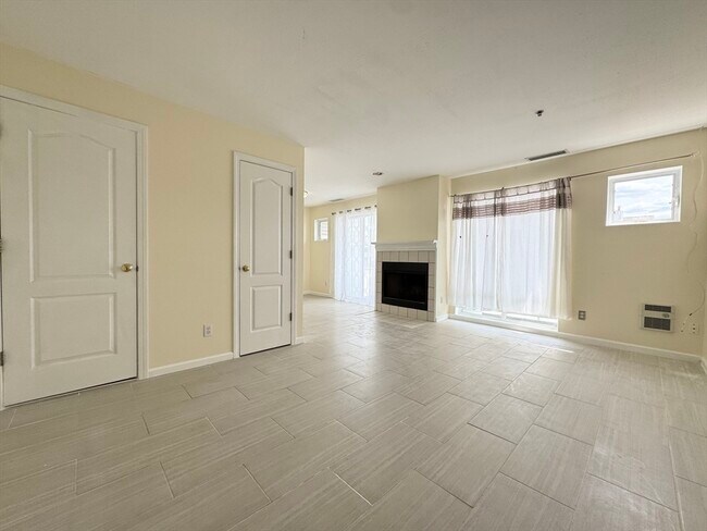 Foto del edificio - 200 Falls Blvd