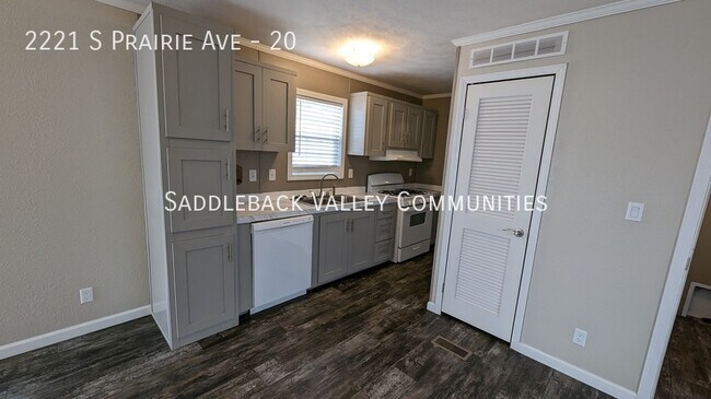 Foto del edificio - 2221 S Prairie Ave