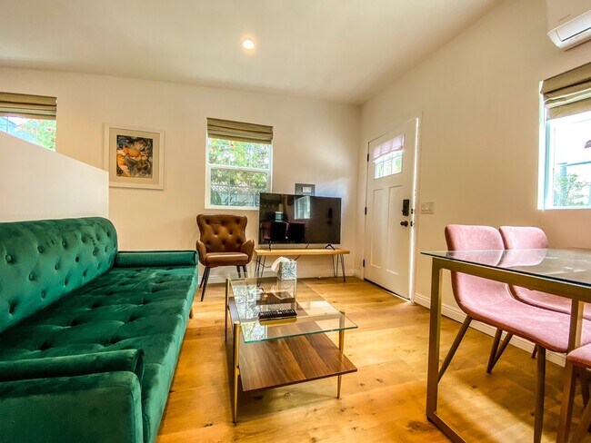 Foto del edificio - 1173 S Hayworth Ave