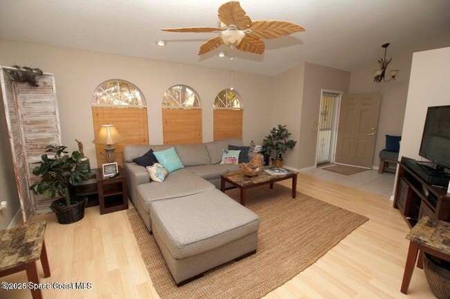 Foto del edificio - 250 Atlantic Dr