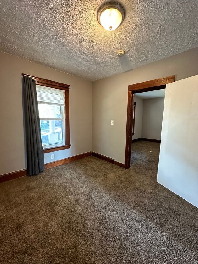 Building Photo - 2064 Halstead Ave