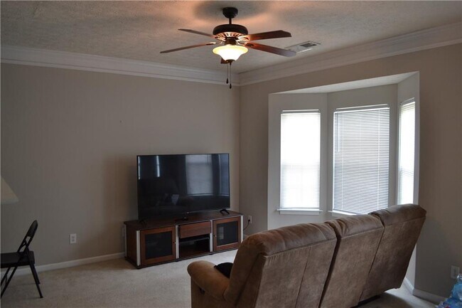Building Photo - 133 Benfield Cir SE