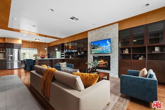 Foto del edificio - 1743 S Barrington Ave