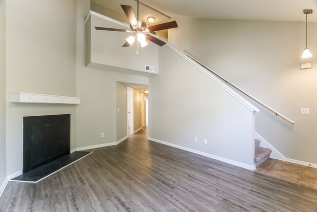 Building Photo - 4321 Willowview Blvd