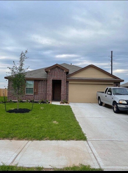 Foto principal - 6807 Green Embers Ln