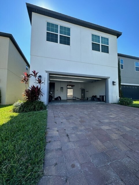 Building Photo - 7859 Summerlake Groves St