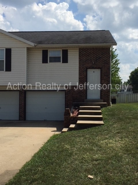 Primary Photo - 3 bedroom duplex