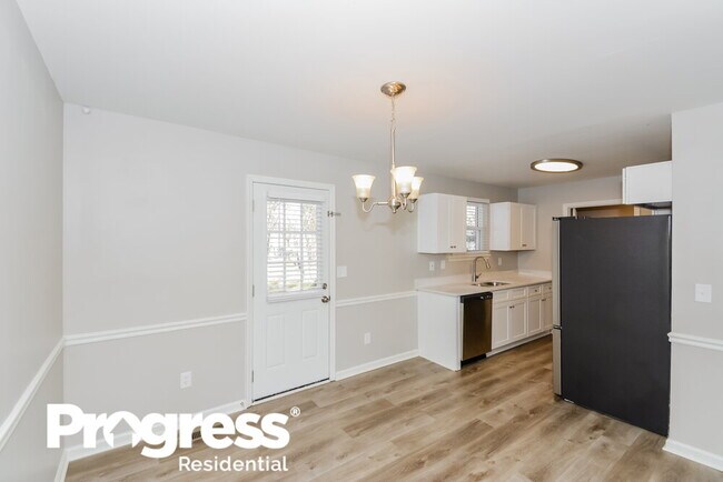 Foto del edificio - 214 Rosswood Ct