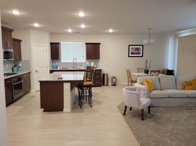 Building Photo - 3334 Junipero Ave