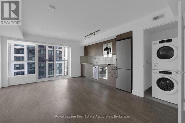 Building Photo - 5 Mabelle Ave