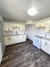 Building Photo - 26 Wedeene St