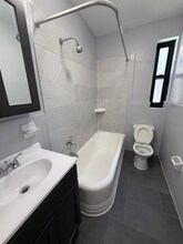 Building Photo - 7 Chestnut St