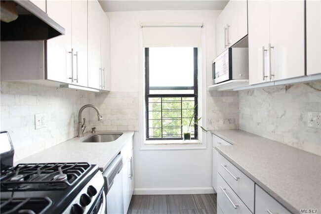 Foto del edificio - 65-10 99th St