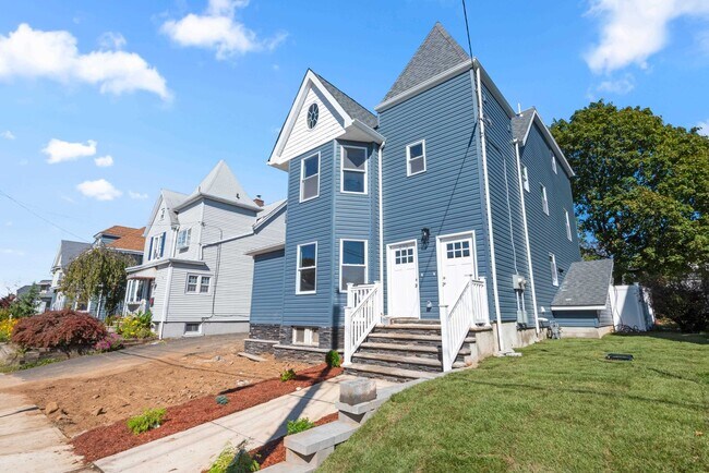 Building Photo - 273 Randolph Ave