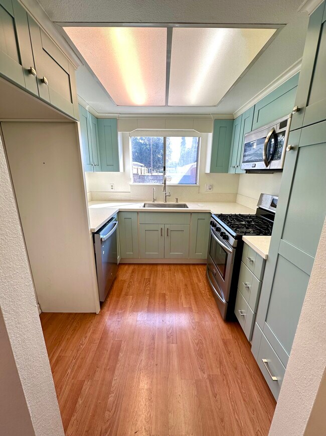 Foto del edificio - 4810 Irongate Ln