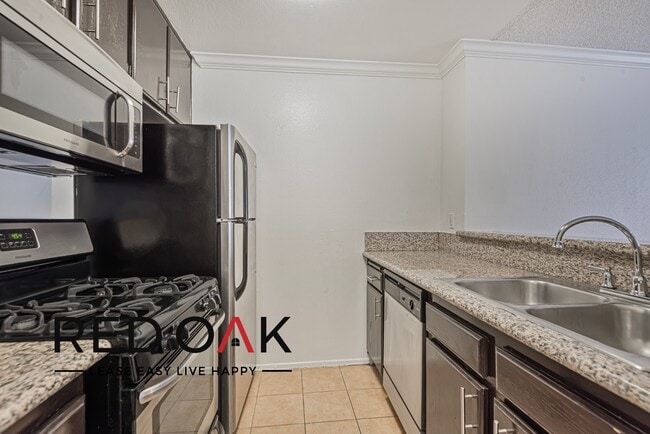 Foto del edificio - 1522 N Formosa Ave