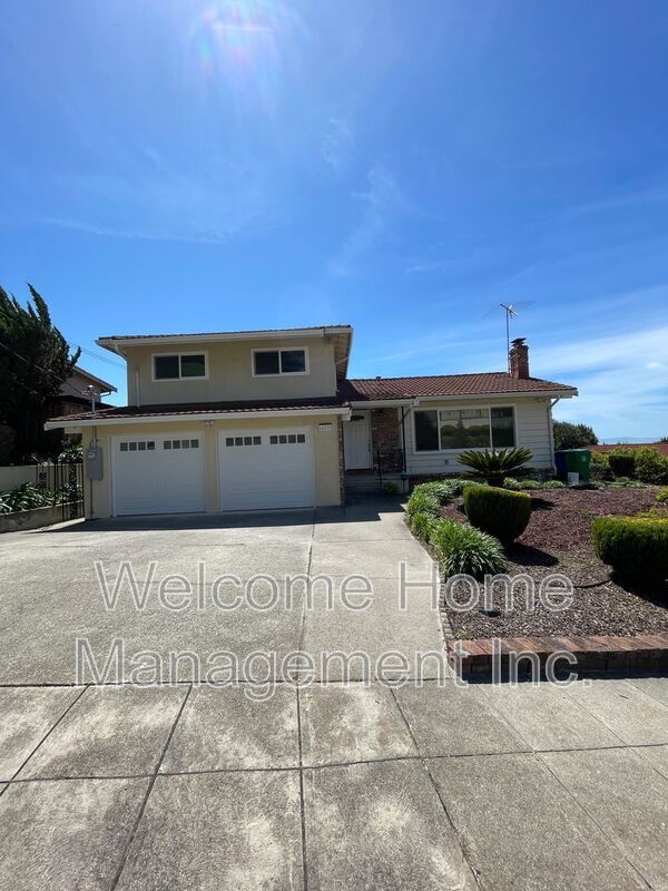 Building Photo - 16233 San Remo Dr