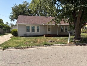 Building Photo - 1235 Ford St
